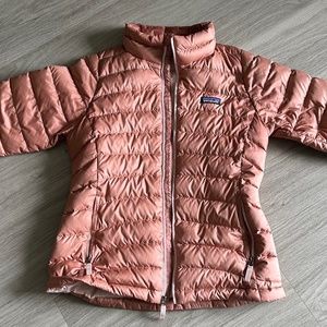 Like brans new Patagonia girls Jacket size 14XL women's XS